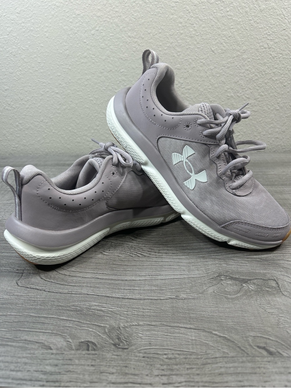 Under Armour Charged Lavender Running Sneakers Women’s Size 9 - Picture 2 of 11